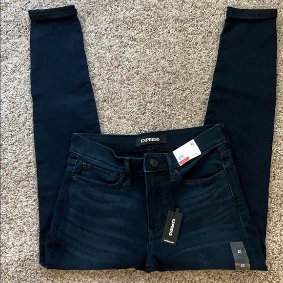 Mid Rise Jeans - 4 Short - Picture 2 of 5